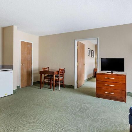 Comfort Inn Muscatine Near Hwy 61 Exteriör bild