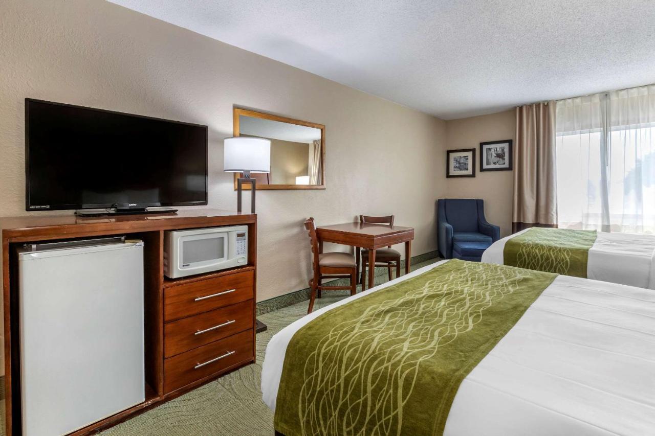 Comfort Inn Muscatine Near Hwy 61 Exteriör bild