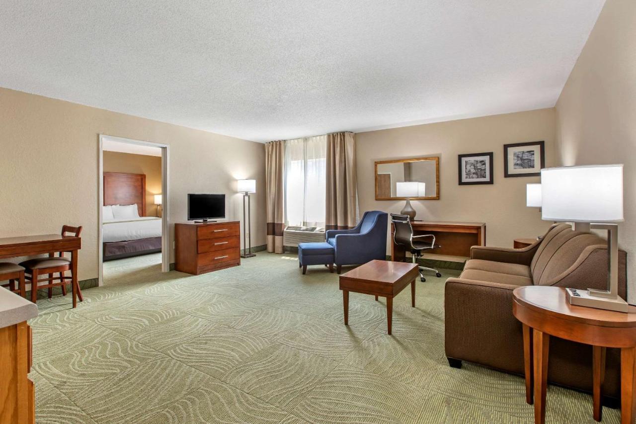 Comfort Inn Muscatine Near Hwy 61 Exteriör bild