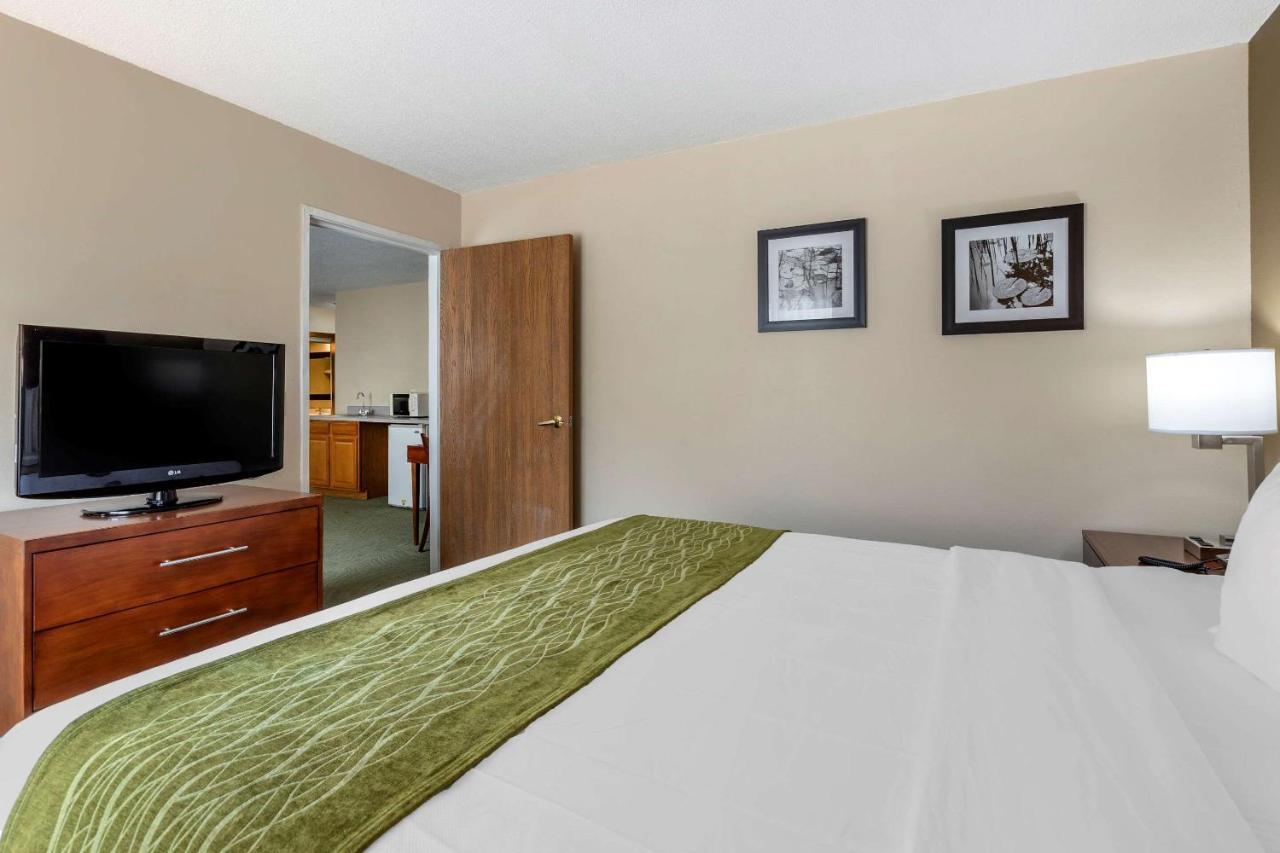 Comfort Inn Muscatine Near Hwy 61 Exteriör bild