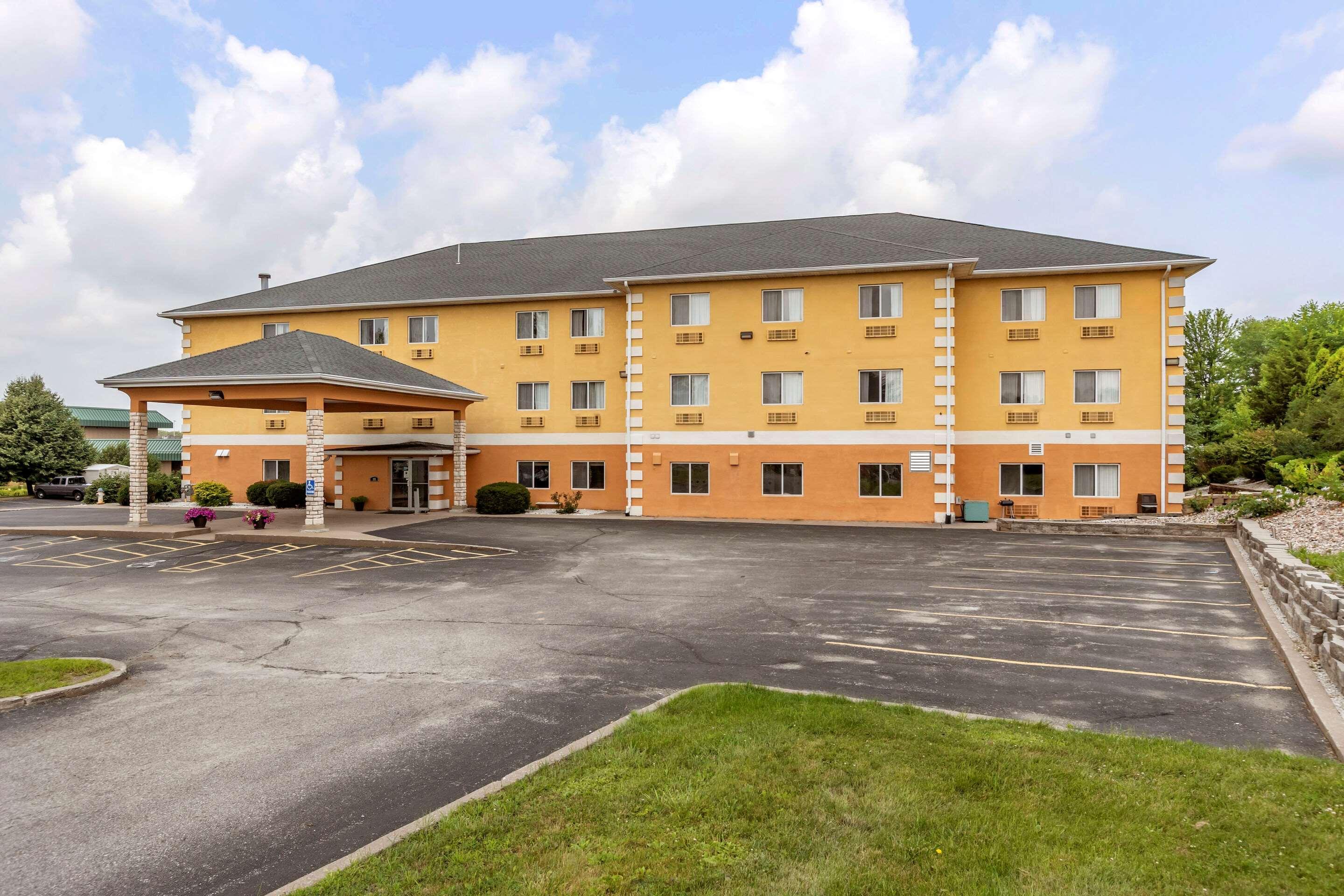 Comfort Inn Muscatine Near Hwy 61 Exteriör bild