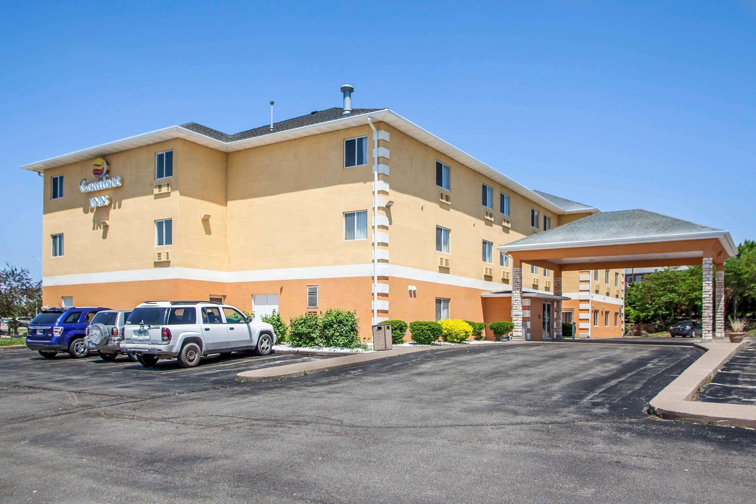Comfort Inn Muscatine Near Hwy 61 Exteriör bild